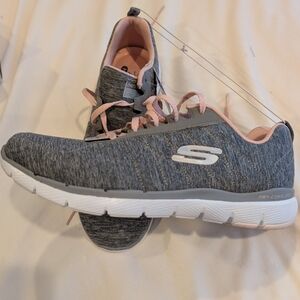 Skechers Women's Gray and Pink Walking Shoes